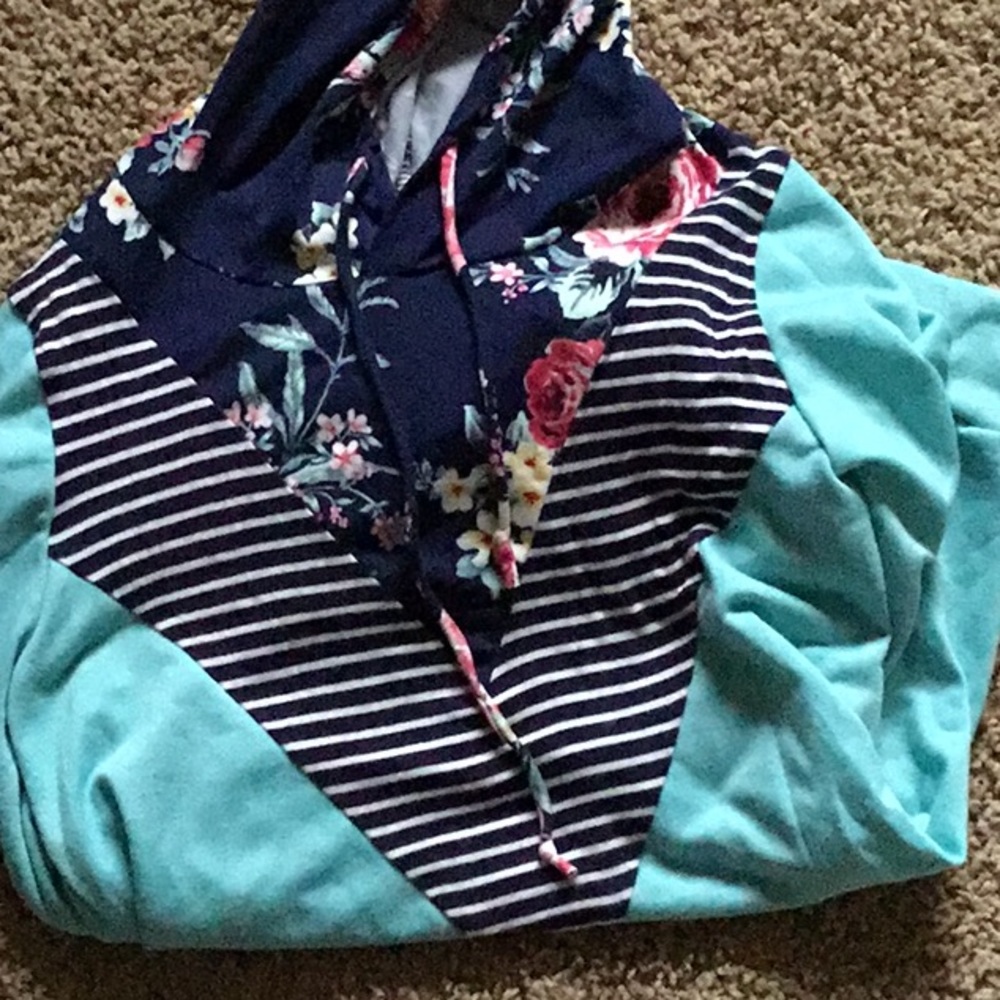 Sweatshirt